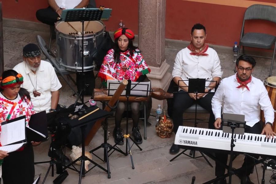 Ensamble de percusiones prehispánicas